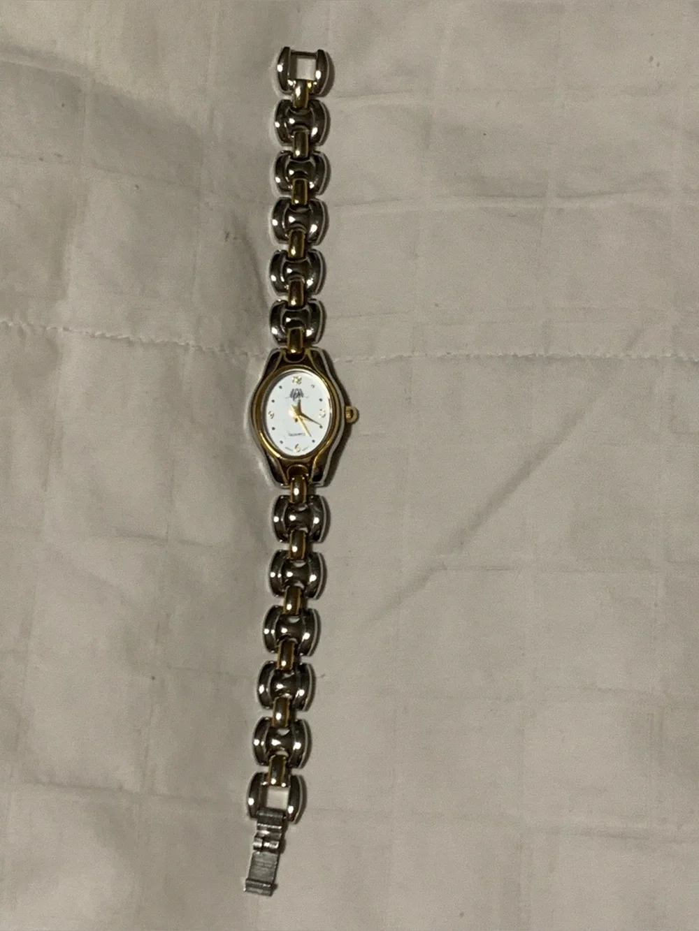 MoM Vintage Gold and Silver Women's Quartz Bracelet Watch - Elegant Two-Tone